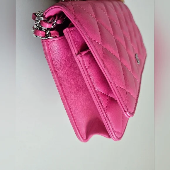 Chanel Pink Quilted Wallet-on-chain - Picture 5 of 13